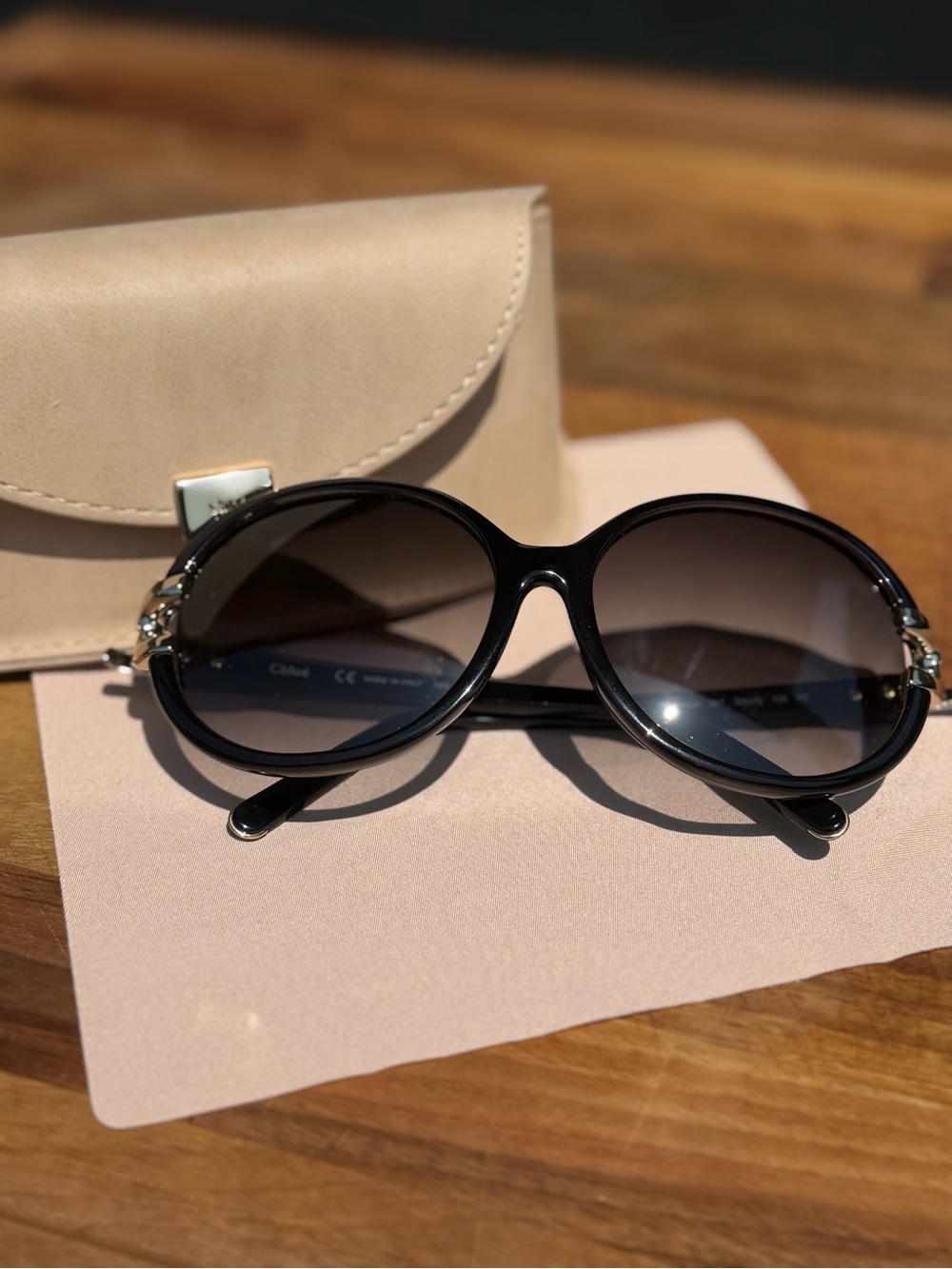 Chloe Black Oversized Round Sunglasses with Beige Case